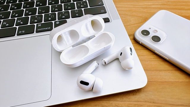 パソコンにBluetoothのイヤホンの画像